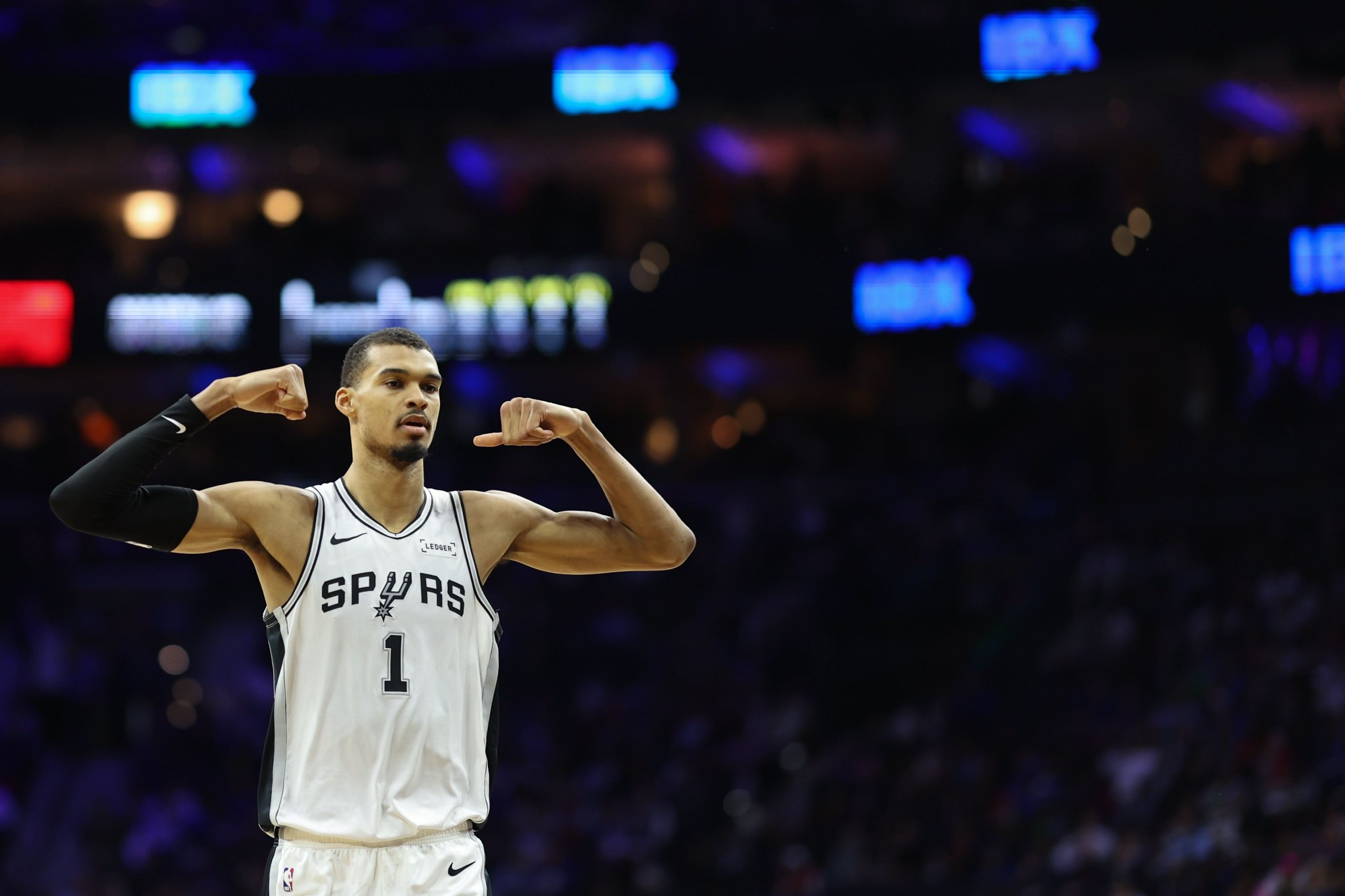 文班：我想要夺得MVP和DPOY 所以我会照顾好身体&全力以赴冲击