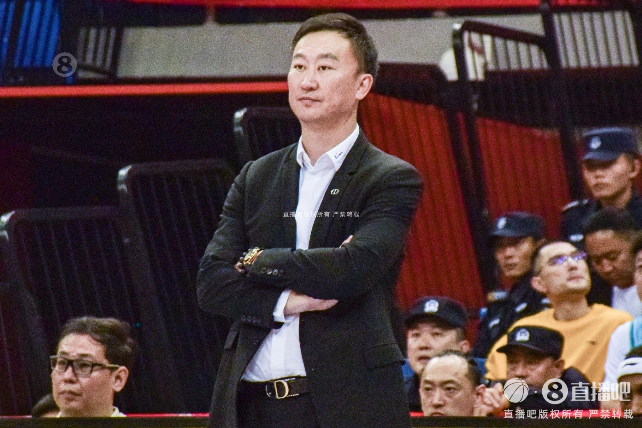 刘维伟：我们有思想包袱 教练组在帮球员释放压力方面做得不到位