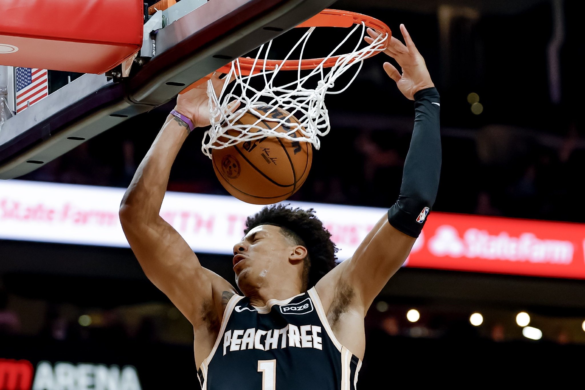 新鹰王！杰伦·约翰逊20中10得23分10篮板12助攻再砍三双！