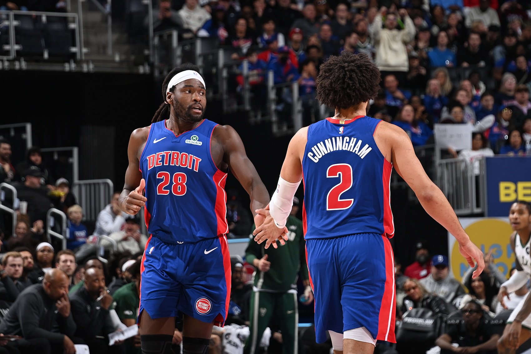 斯图尔特：新秀时的坎宁安说话就像老将 他每年都在进步