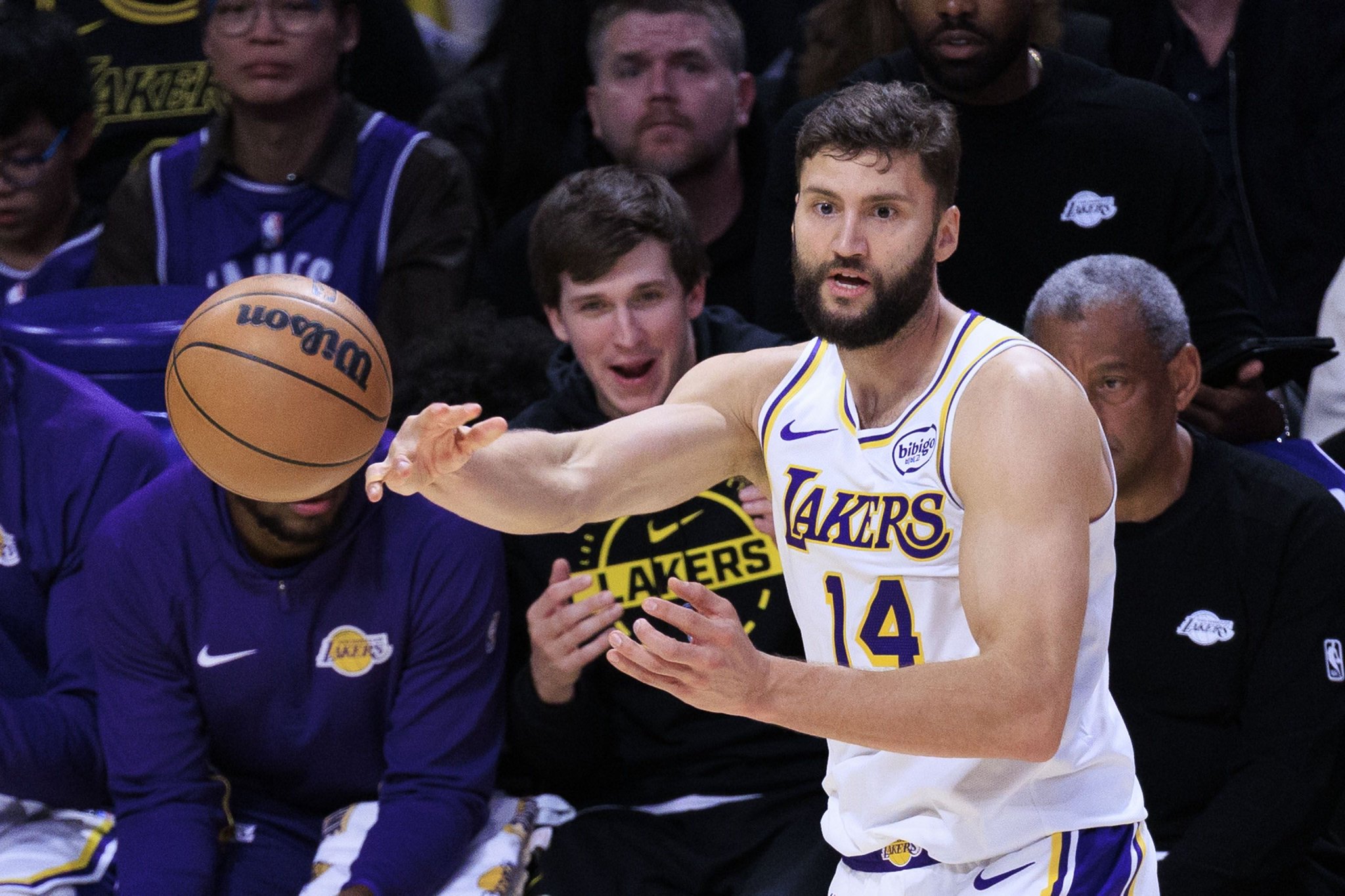 关键卡位战！5连胜湖人挑战火箭 除克莱伯外其余人均可以出战！