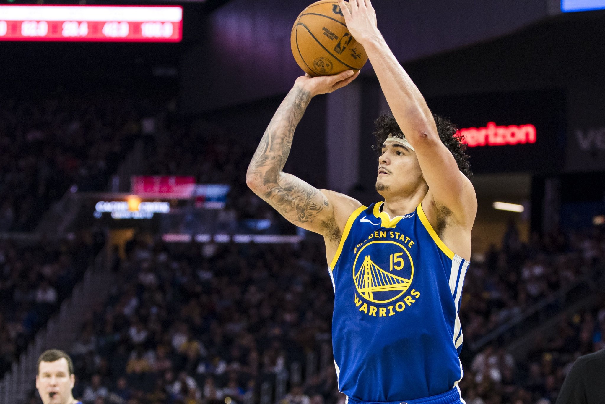 低配版巴特勒？桑托斯12中7砍下20分7板7助2断 也出现5失误