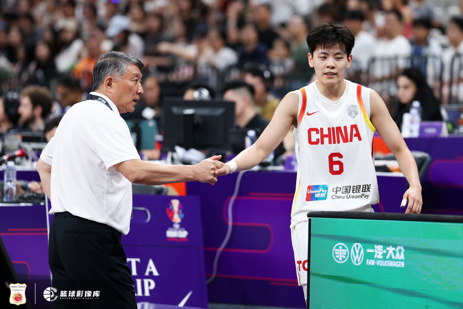 宫鲁鸣：传球是目前中国女篮的技术短板 也是后续训练的重点