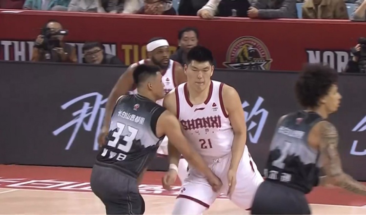 拳击刘传兴下体！官方：曾繁日停赛2场&罚款10万元 钟诚罚1万！