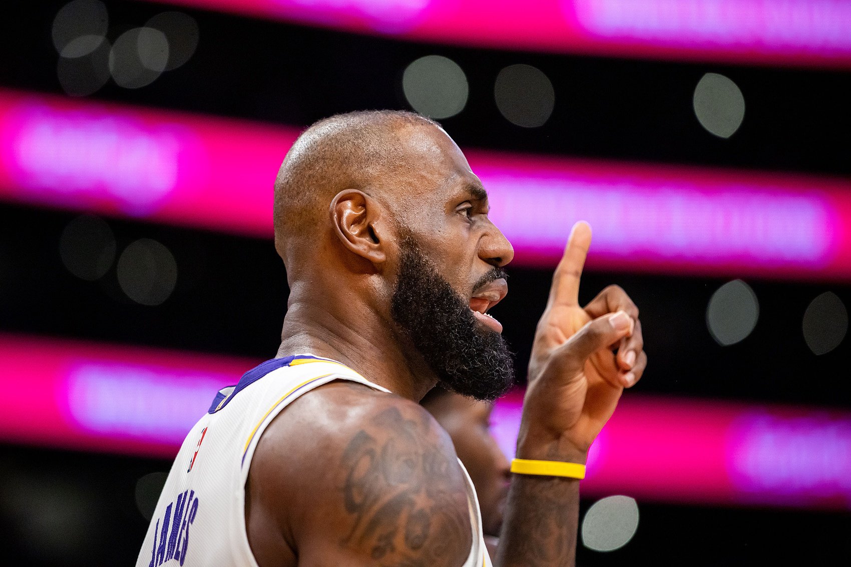 香波特：若你没按老詹的要求跑位 他会故意传球失误&让教练换下你