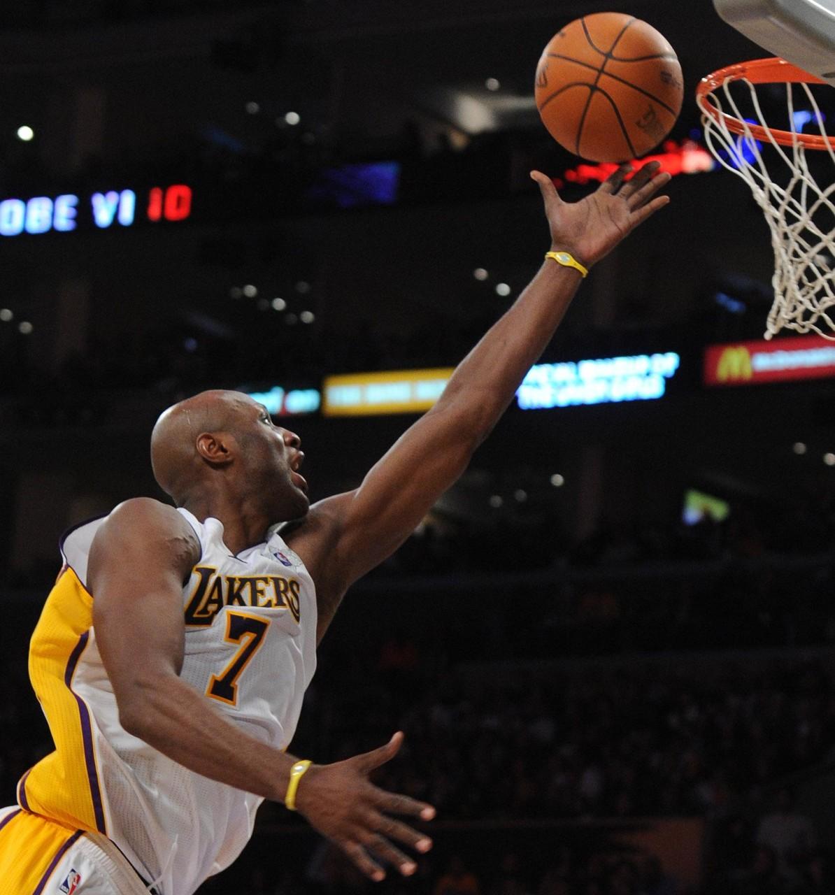 奥多姆：我一直自视为控卫 我可能是史上控球技术最好的大个子