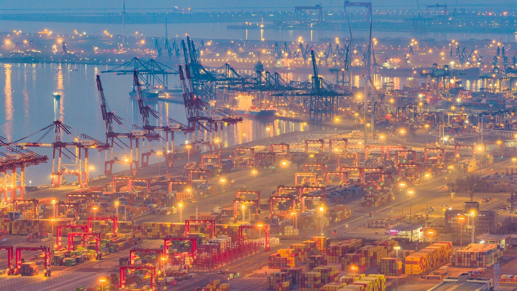 图为3月16日在天津市滨海新区拍摄的天津港（无人机照片）。新华社发（杜鹏辉　摄）