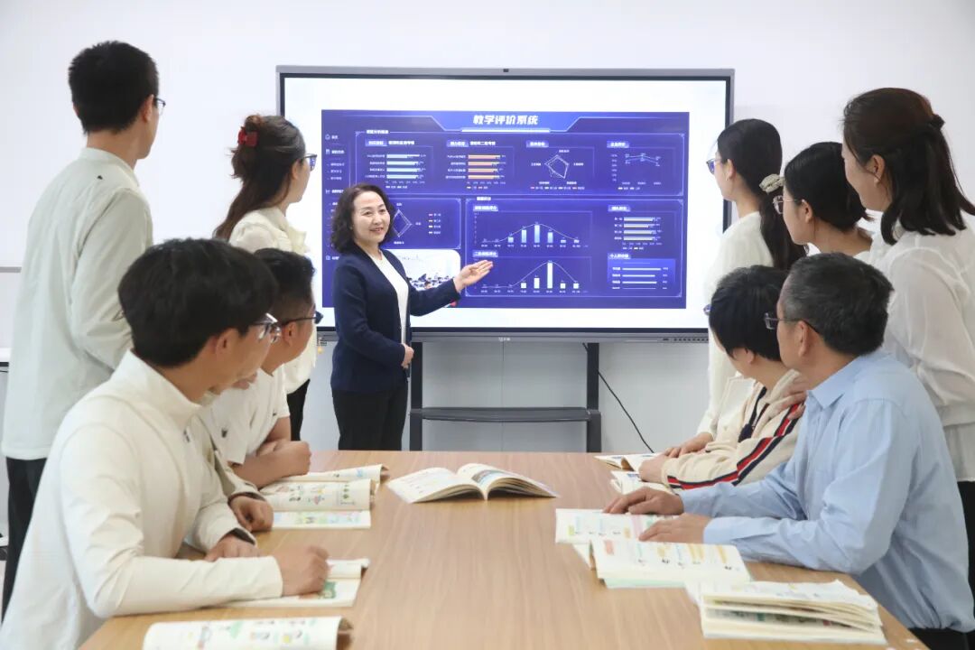 山东省潍坊市奎文中学数学教研组依托教学评价系统开展教研。学校供图