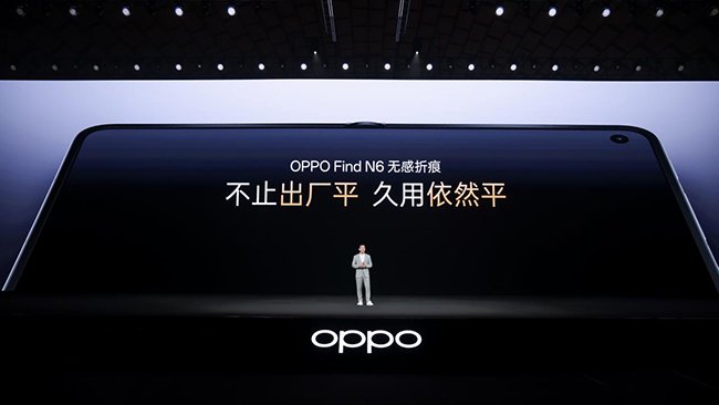 OPPO 首席产品官刘作虎强调：“今天，OPPO Find N6 打破了行业的刻板印象，它不止出厂平，而是久用依然平。”
