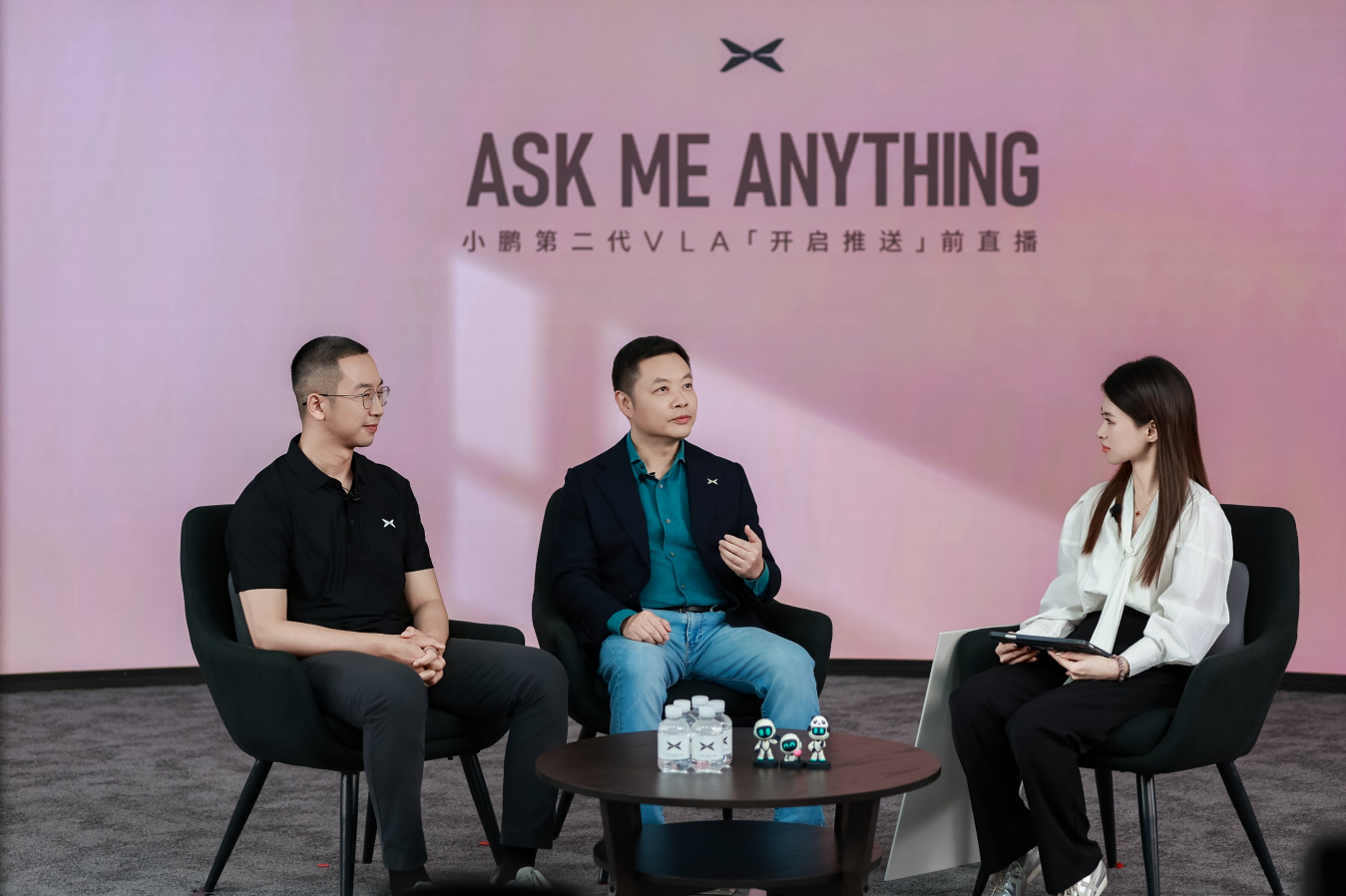 随后，何小鹏就明确列出了不同车型的第二代VLA推送时间表：