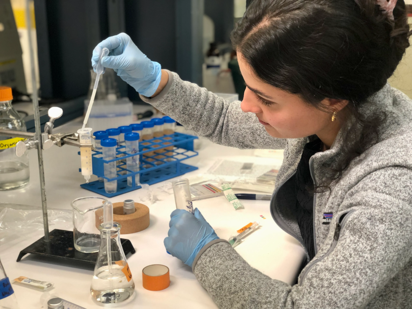 Rubi 公司要用二氧化碳制作服装