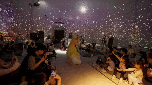 *奥雅洛杉矶团队，深圳团队，深圳导演戏剧团队与加拿大殿堂级光影团队