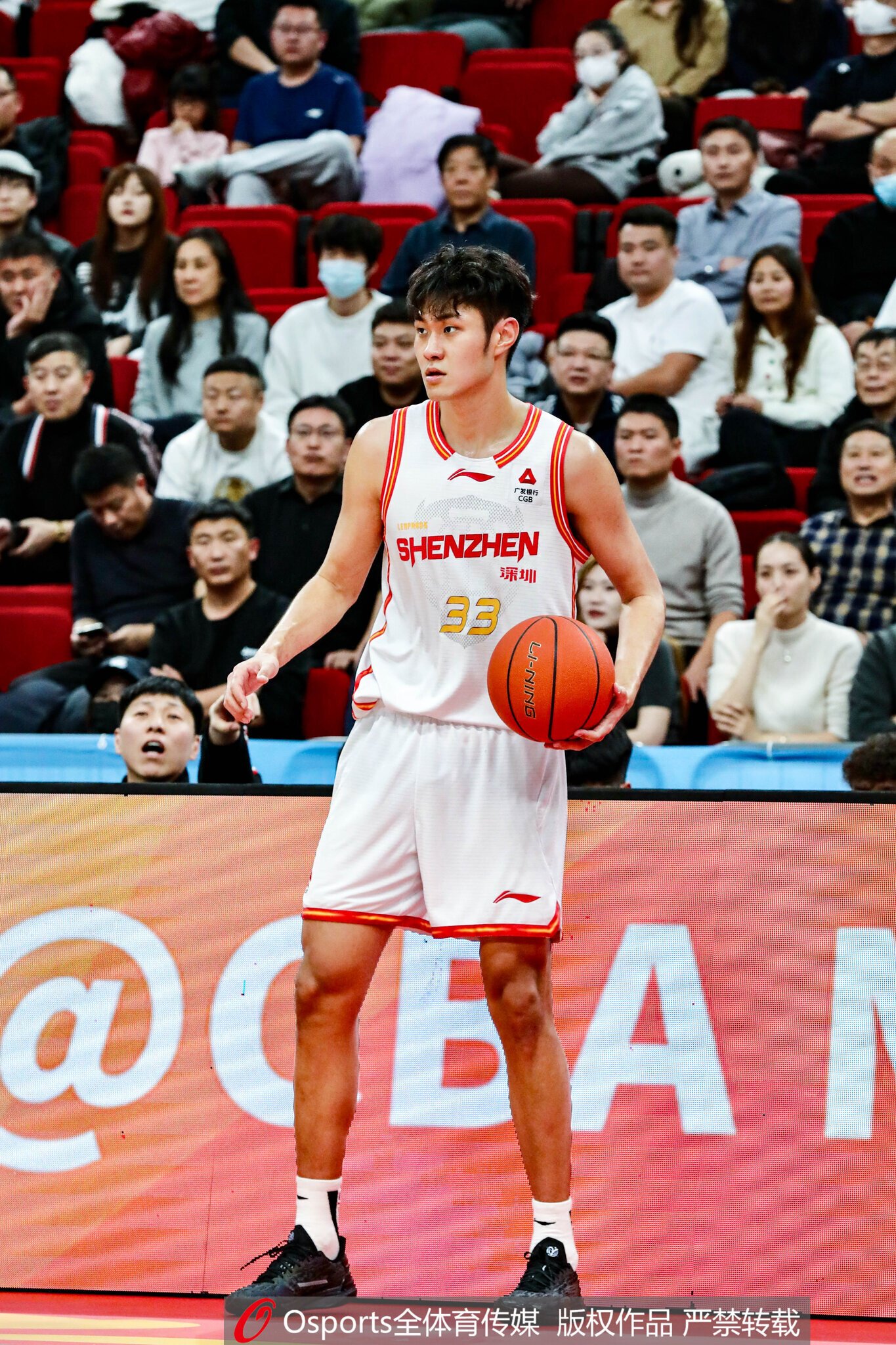 毫无状态！王浩然进攻端手感冰凉 全场12中2&三分7中1