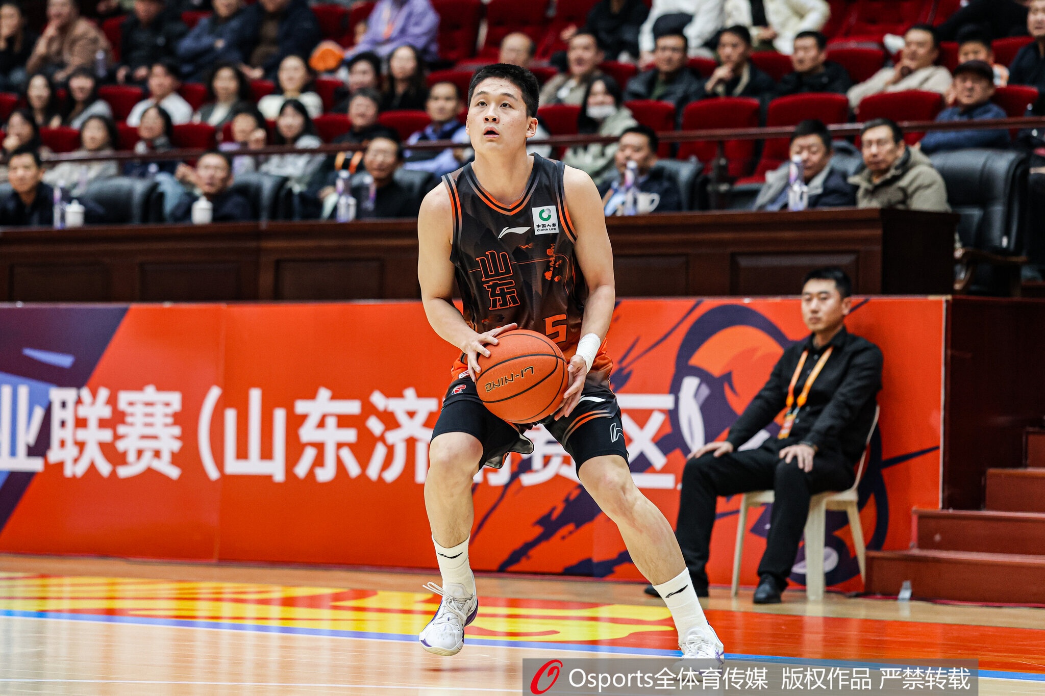 鲁媒：王证确实不错 邱彪指导估计会给他越来越多的时间和机会