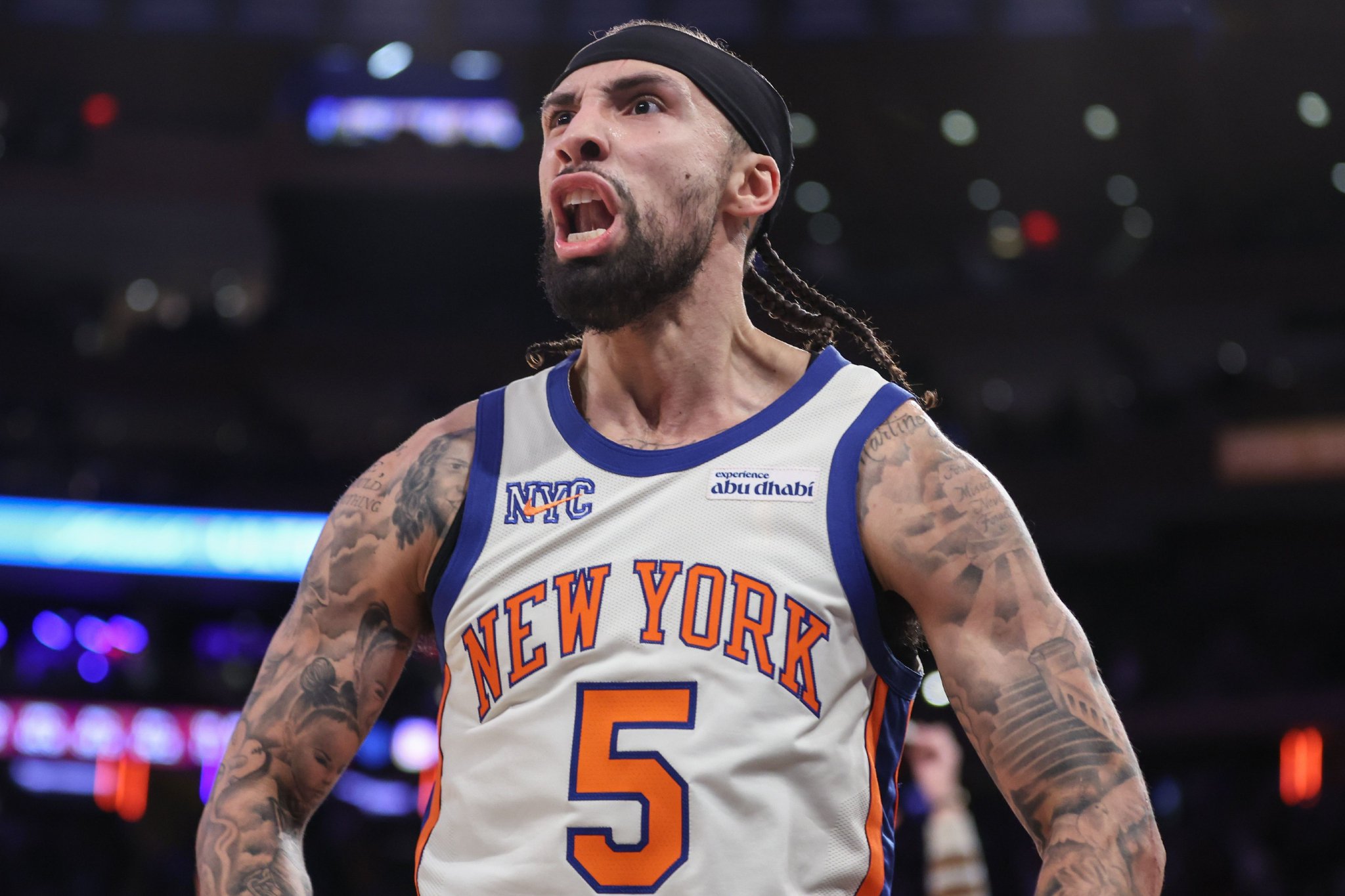 迈克·布朗：阿尔瓦拉多打出纳什式的表现 向纳什致敬