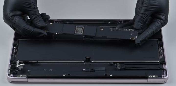 ▲ 图源：哔哩哔哩@冯主任手机维修