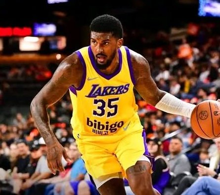 媒体人：南湾湖人内线马利克·威廉姆斯近期吸引了CBA球队的关注