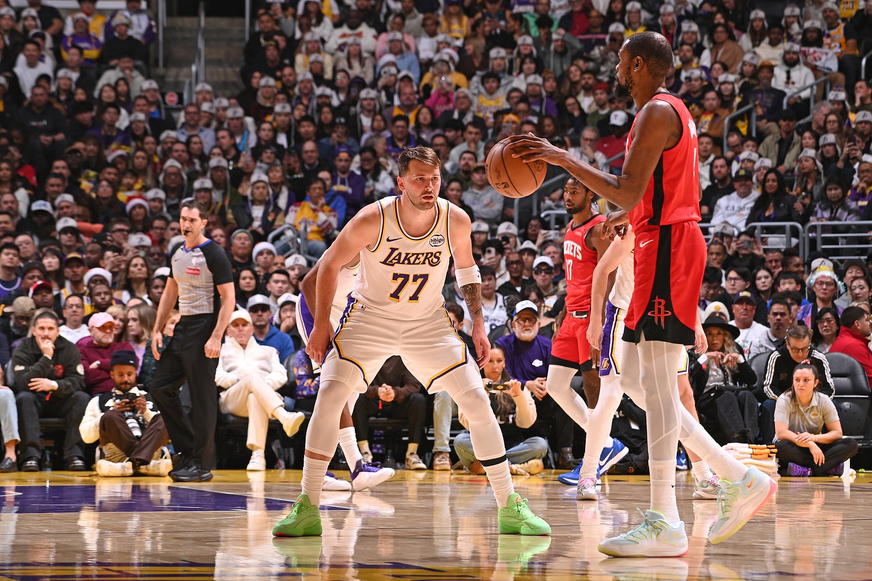 申京复出！6连胜湖人气势如虹赴休斯顿 明日西三卡位战谁将获胜？