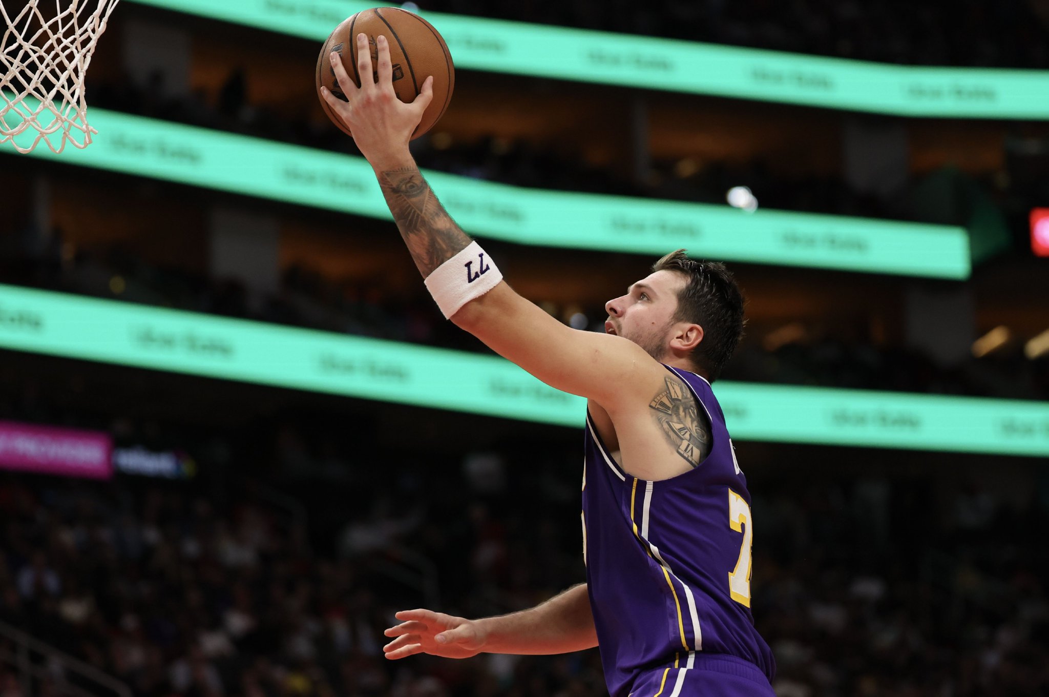 东契奇谈7连胜：赢球让一切变得容易和有趣 赢球就能享受快乐