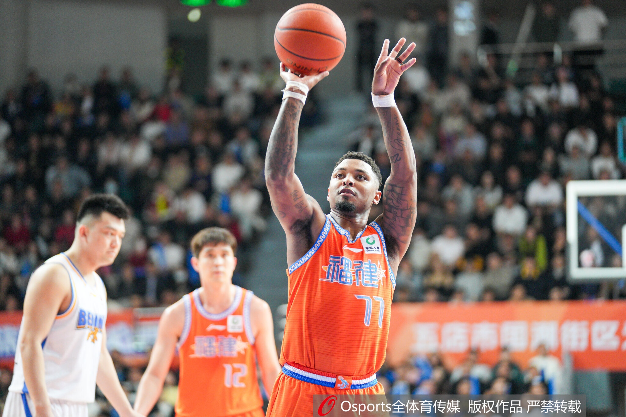 三连胜！皮特森转发本人和邹阳数据海报庆祝比赛胜利