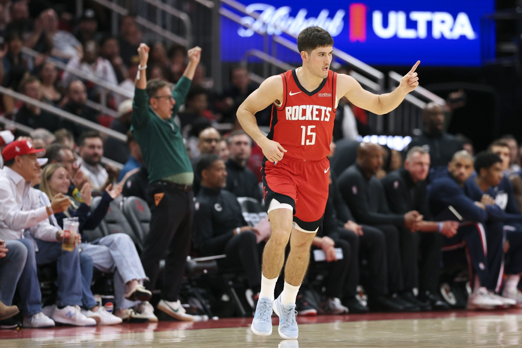 乌度卡谈关键时刻用人：取决于攻防需要 谢泼德的防守进步显著