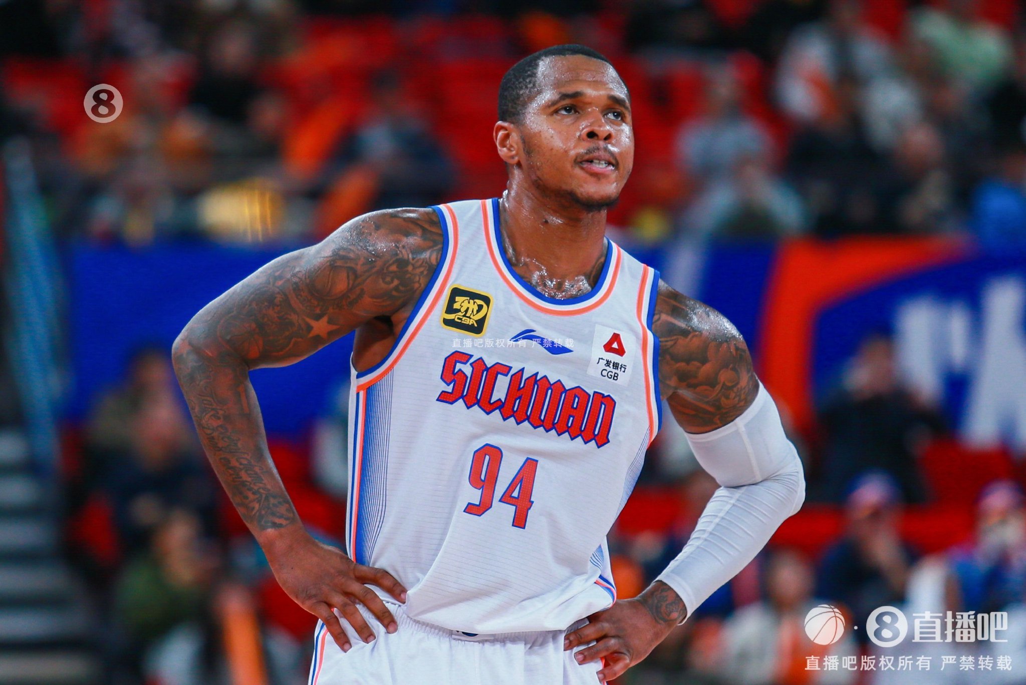 媒体人：亨特怀疑中方经纪人赚他薪资差价 这才向篮协提出申诉