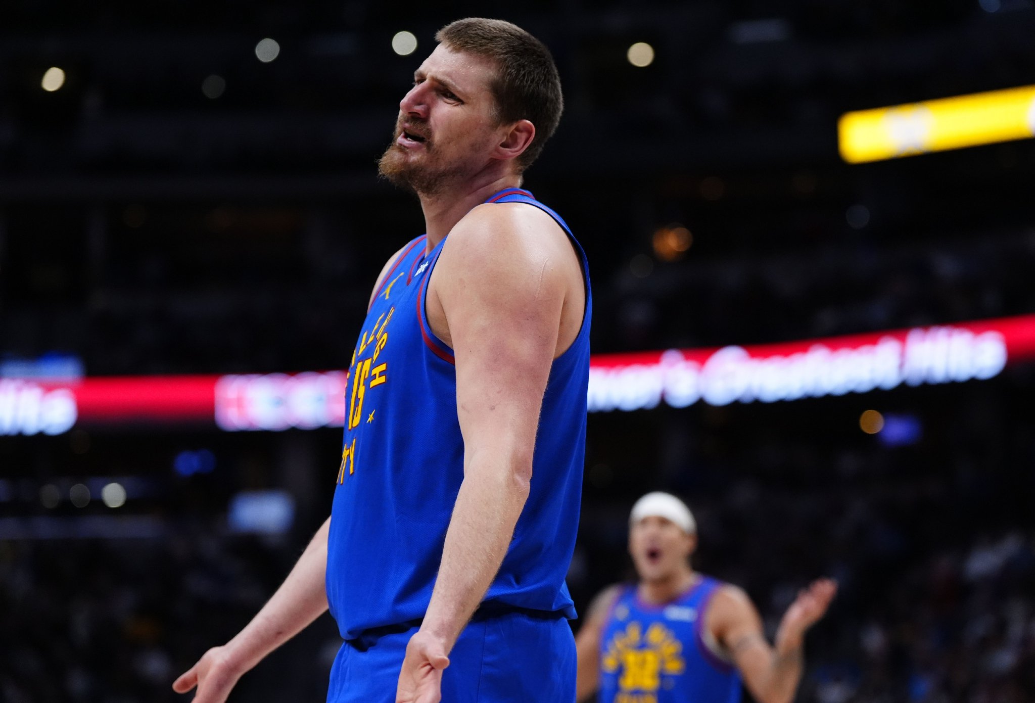 今天太浪了！约基奇生涯4次单场失误上双 中锋历史最多