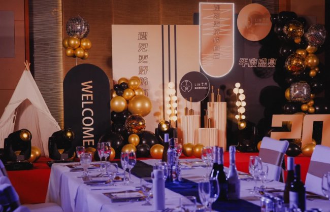 谁在定义高端宴席的酒单?国产葡萄酒的“隐形准入标准”|上海市|霞多丽|赤霞珠|尼雅|产区_手机新浪网