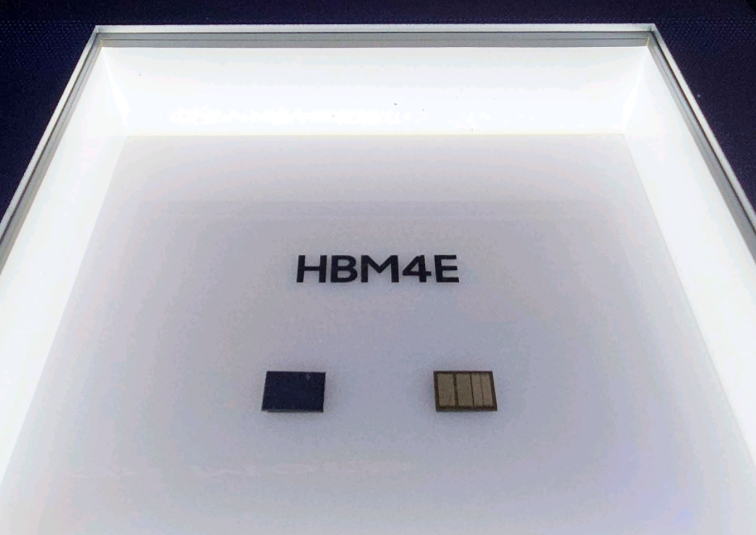 （三星本周在GTC大会期间首次展示HBM4E芯片）
