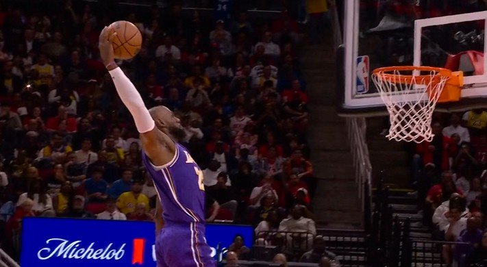 一个比一个炸裂！美记：老詹在休斯敦举办个人扣篮大赛