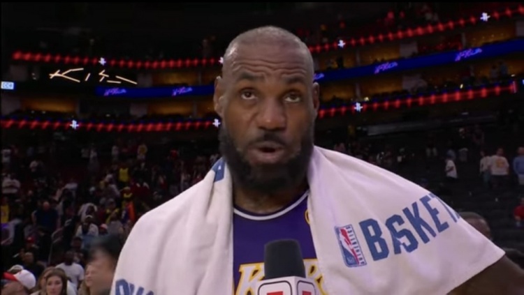 詹姆斯：我们韧性十足 我们都在努力为东契奇里夫斯提供帮助