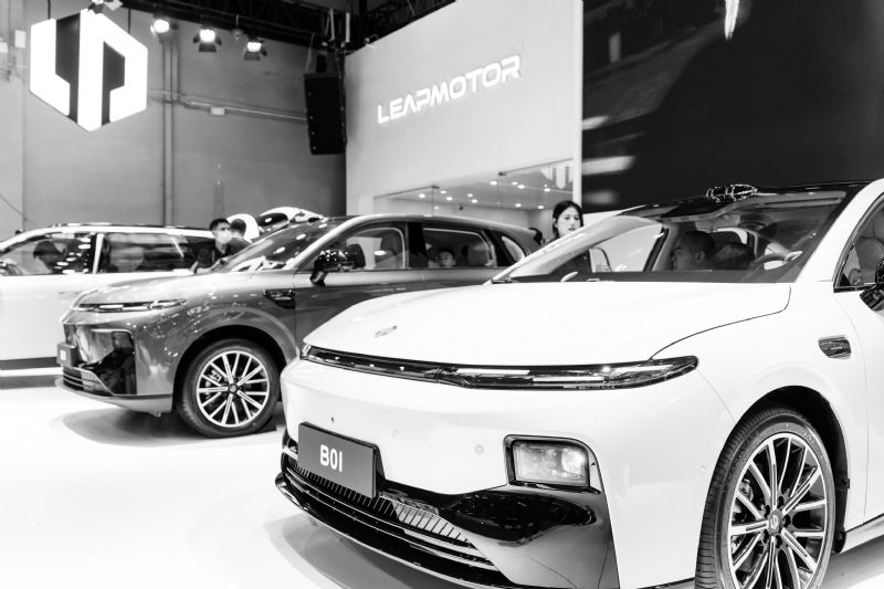 零跑汽车营收销量双翻倍盈利5.4亿   多款新车密集上市冲击年销百万辆目标