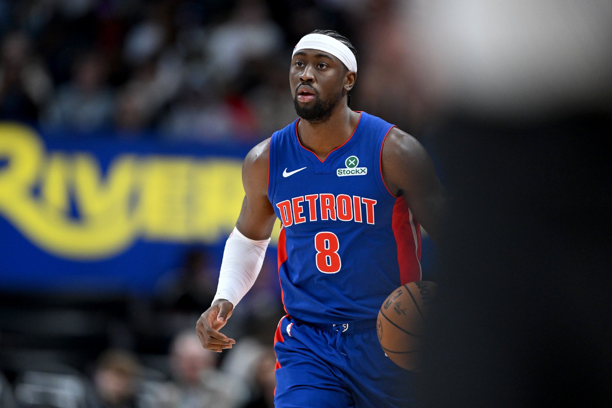 奥萨尔打趣：勒韦尔总说他是队里最会传球的 我不敢苟同我还在这