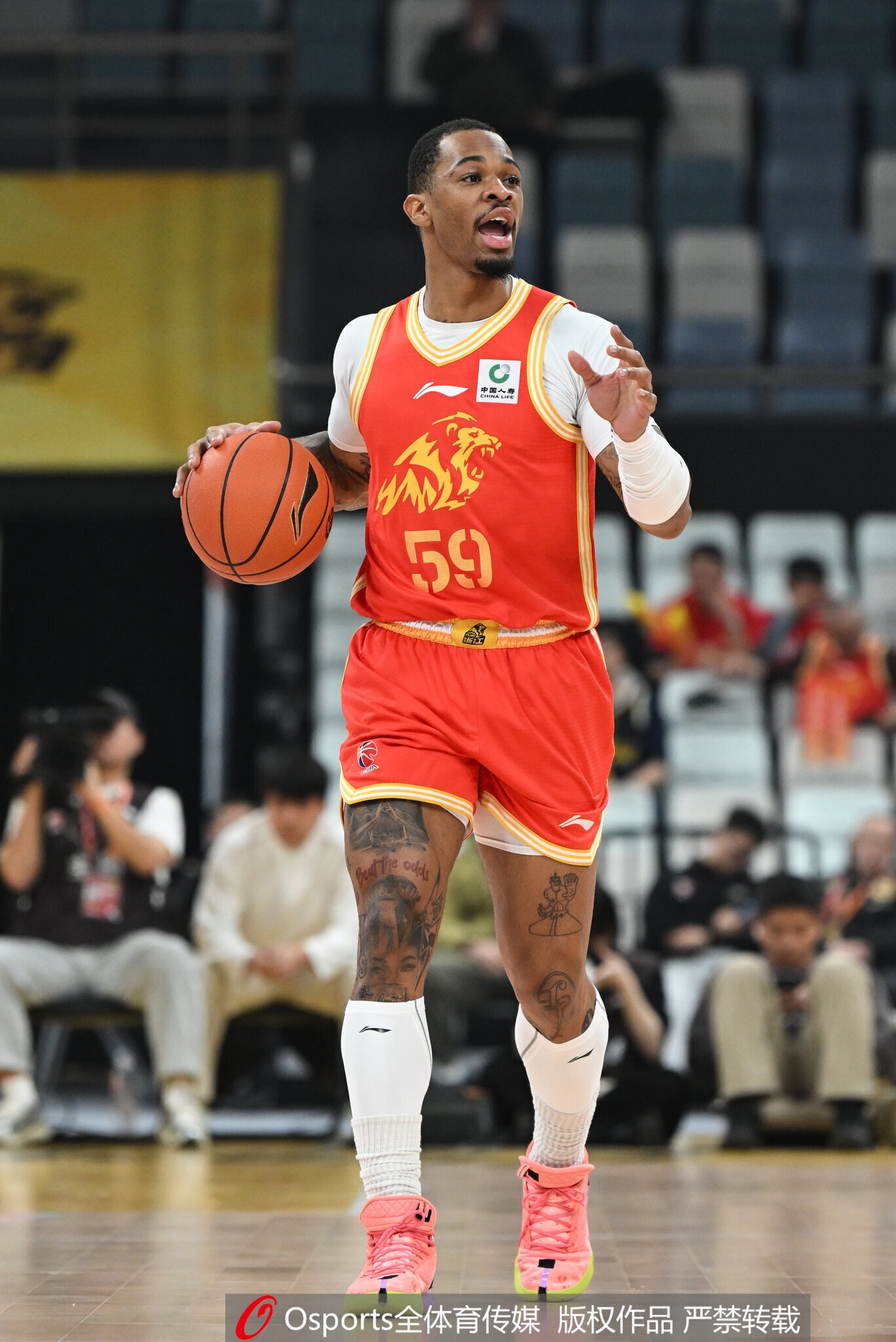 能冲击还能串联！塔克半场10中6拿下16分6助1断