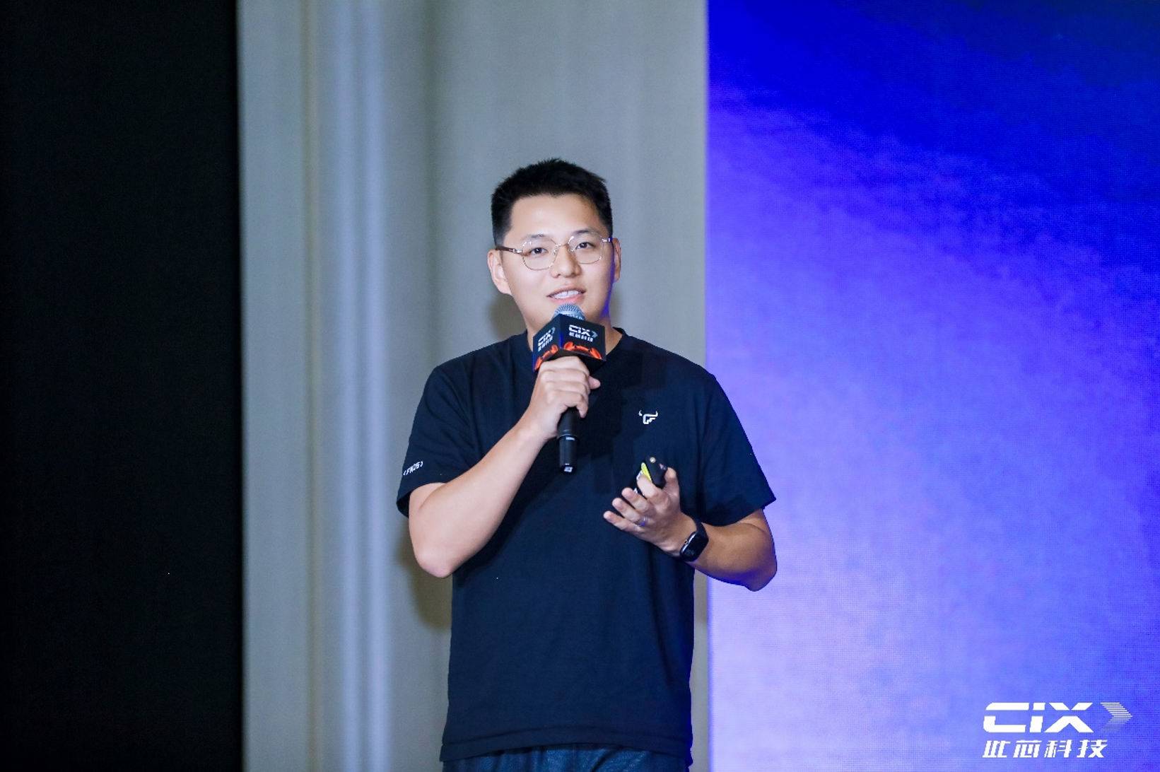 飞牛市场渠道负责人 翁冬唯