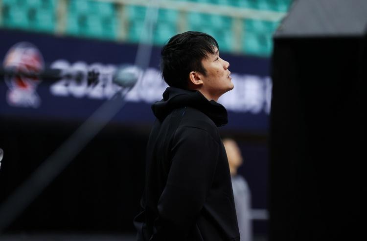 直播吧：丁彦雨航宣布退役 后续工作以自媒体解说以及NBL球队为主