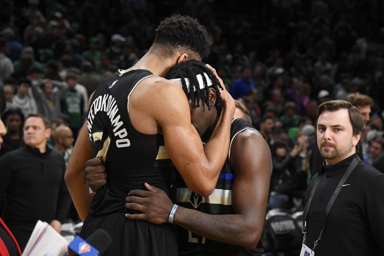 名记：字母哥曾向霍勒迪坦言 自己和雄鹿非常怀念他的防守&领导力