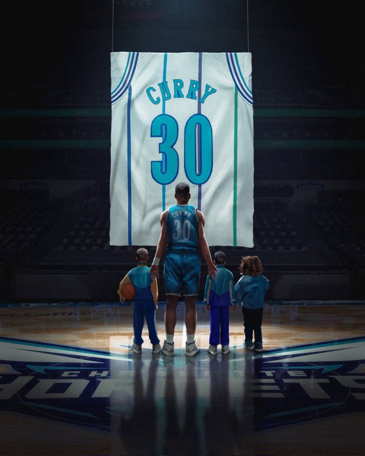 库里晒图祝贺老爸球衣退役：这位开创者的名字永远高悬于球馆上空