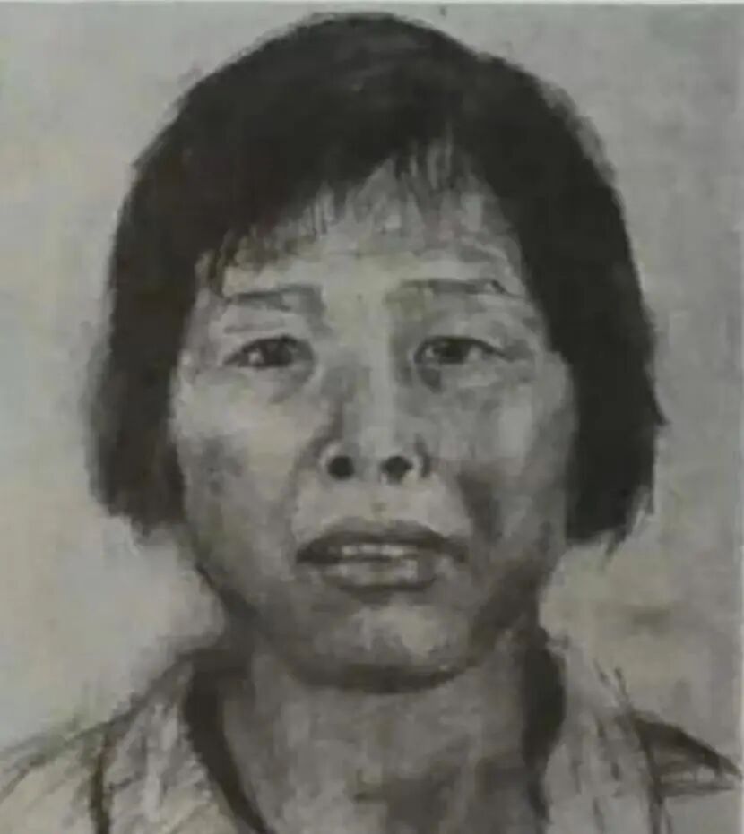 ▲廣州警方繪制“梅姨”的第一張模擬畫像 圖據(jù)央視新聞