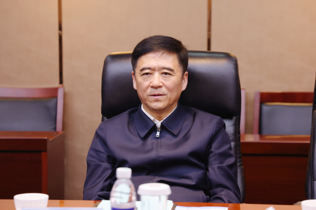 朝阳市委常委,市委秘书长刘文俊,喀左县委书记张秀伟等随同访问