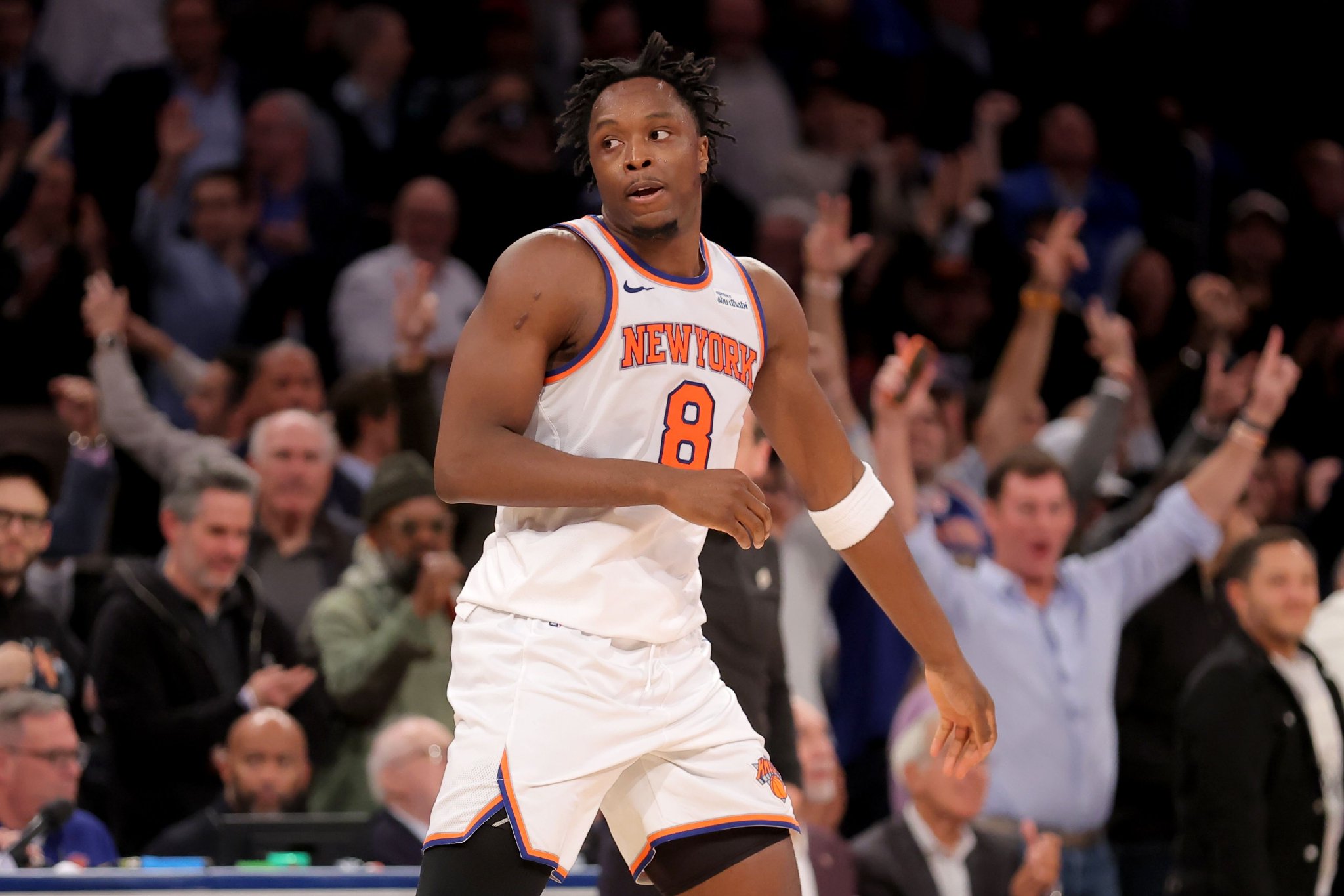 后程发力！阿努诺比13中7拿下16分3板1助2断1帽 下半场13分