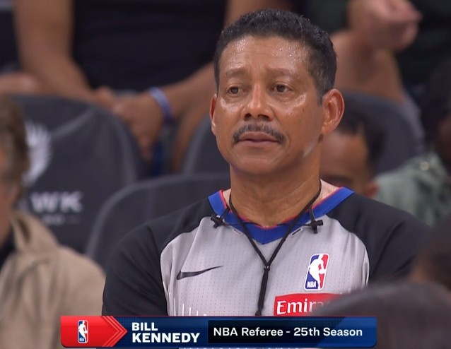 知名出柜裁判比尔·肯尼迪回归 此前遭右腿受伤被轮椅推出场