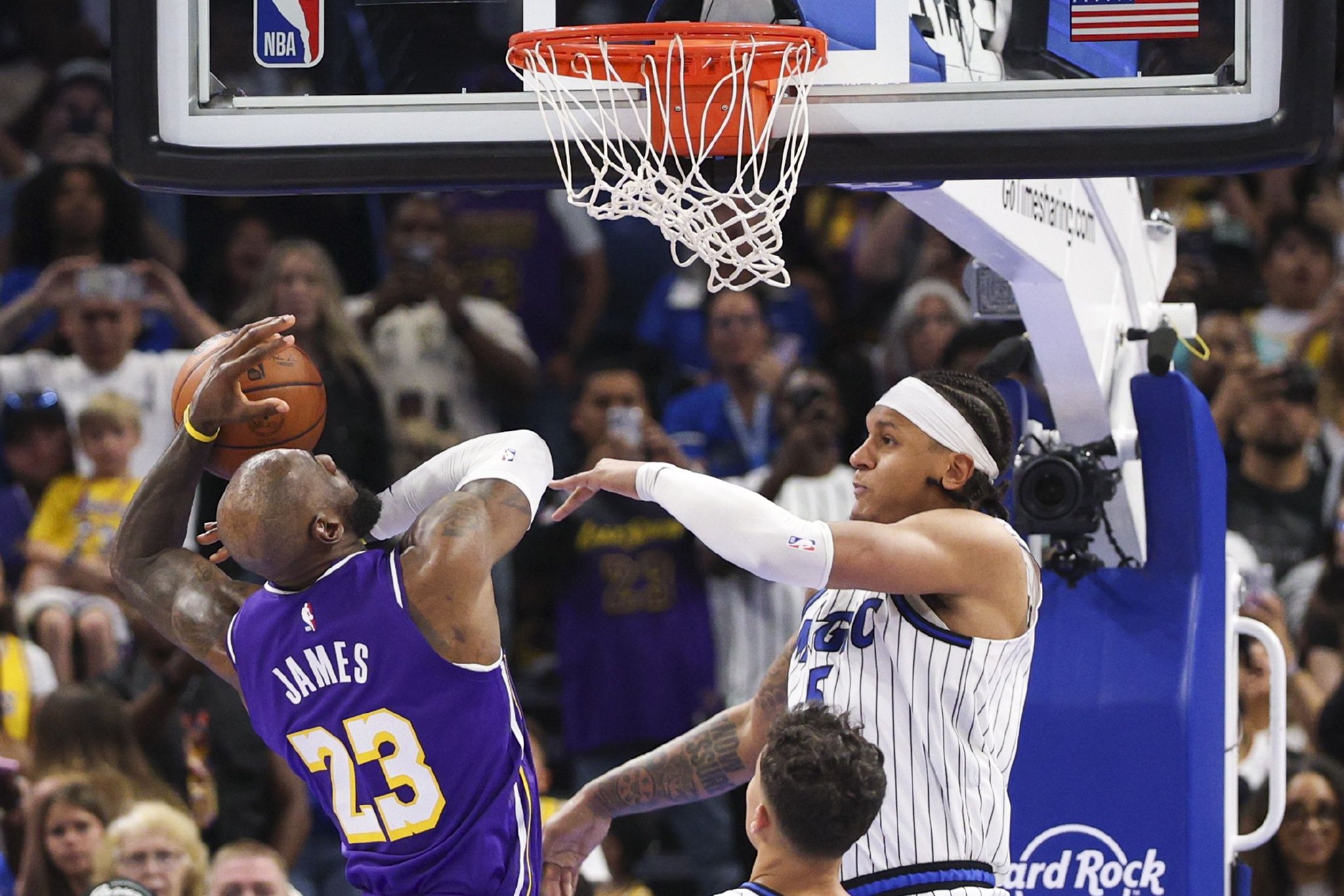 魔术今天主场观众人数19597人 队史第二多 最多是去年打湖人