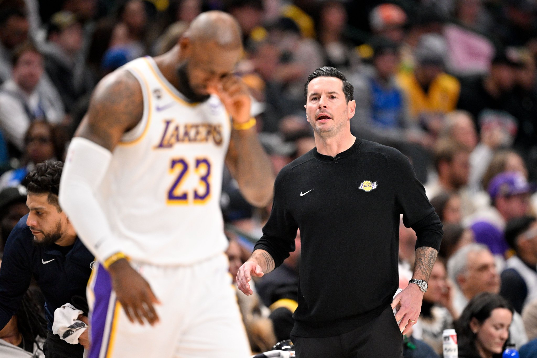 王仕鹏：让老詹牺牲球权可不是1、2天能解决的事  雷迪克有些水平