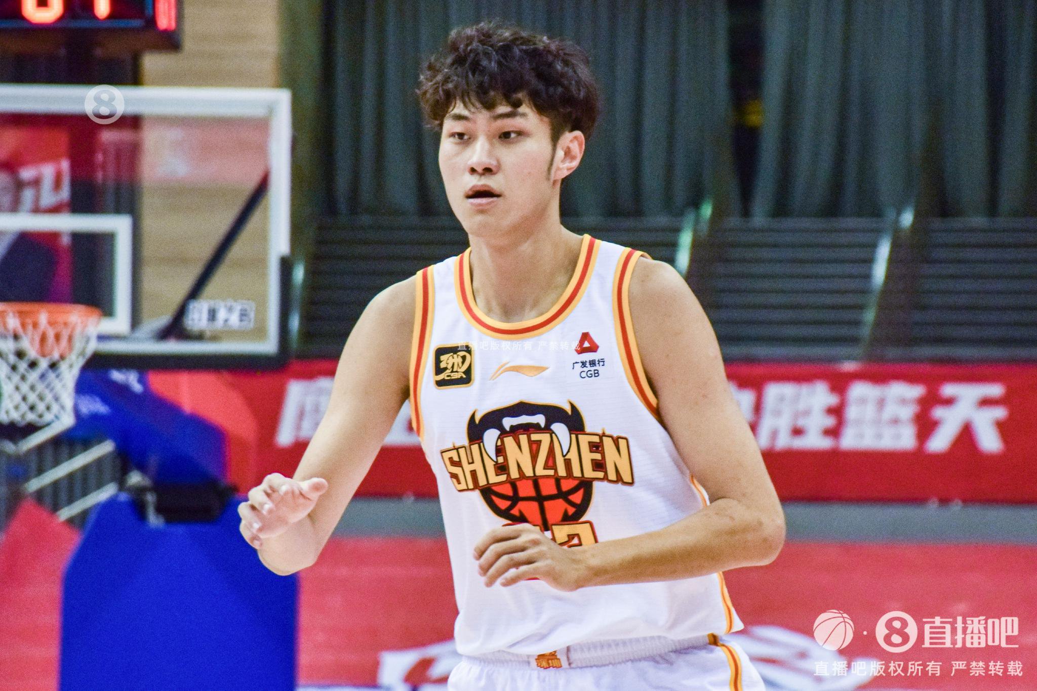 扣爽了！王浩然14中8高效拿下20分3板3助1断 正负值+17