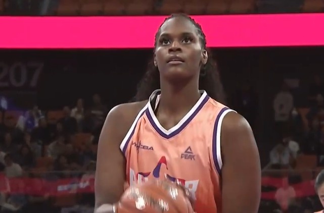 基本不丢！卡拉尼·布朗替补12中11超高效拿下26分6板1助1断