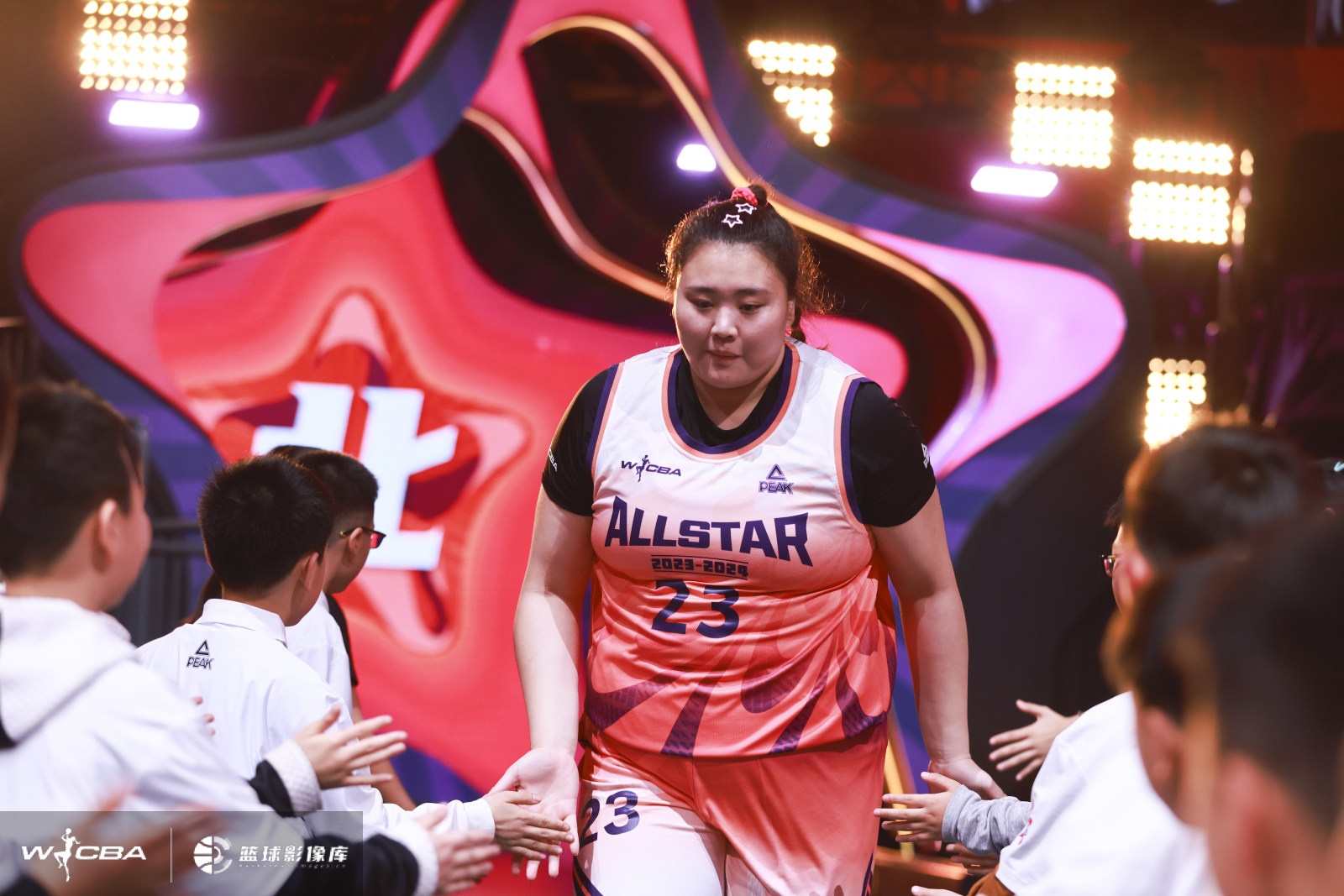 大宝贝玩得很开心！刘禹彤替补21分钟 10中5拿到14分9板1断2帽