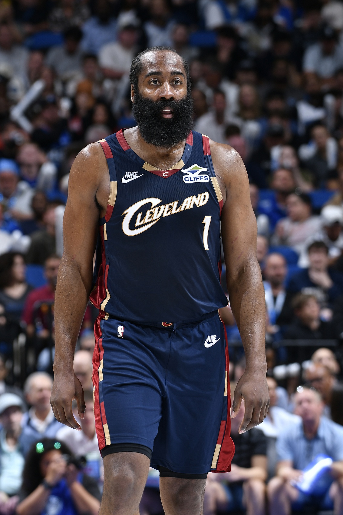 哈登斩获骑士生涯首场20+10助攻 也是队史单场20+10助最老球员