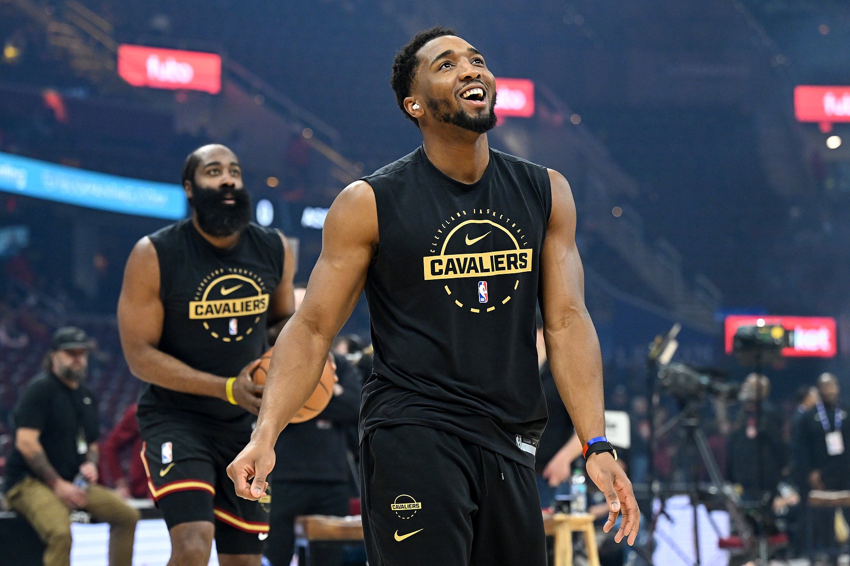 阿特金森：逆转展现了球队极强的韧性 同时拥有两位超巨太棒了