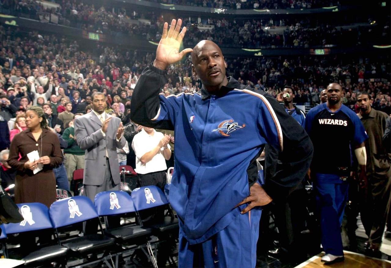 路威：上一次我们看到能媲美詹姆斯的41岁球员 还要追溯到乔丹